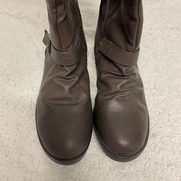 Rue 21 Light Brown Faux Leather Knee Buckle Strap Zip Boots women’s L 8-9 - Picture 2 of 13